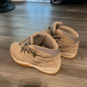 Columbia Men Hiking Boots 9.5